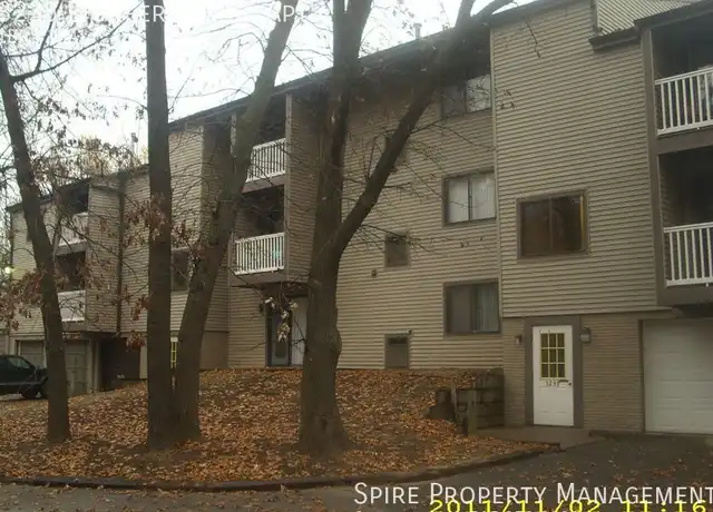 Property at 3235 Pioneer Ave SE Unit 4, Cedar Rapids, IA, 52403, 1 bed, 1 bath, [object Object]