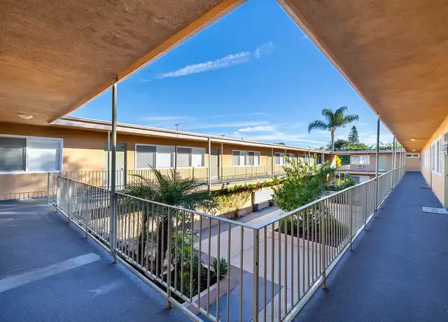 Property at 5541 Newcastle Ave, Encino, CA, 91316, 0-1 beds, 1 bath, [object Object]