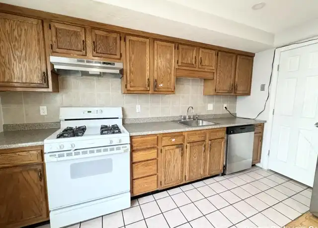 Property at 185 Sydney St, Dorchester, MA, 02125, 4 beds, 1 bath, [object Object]