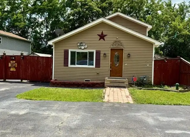 Property at 24633 W Passavant Ave, Round Lake, IL, 60073, 3 beds, 1 bath, [object Object]