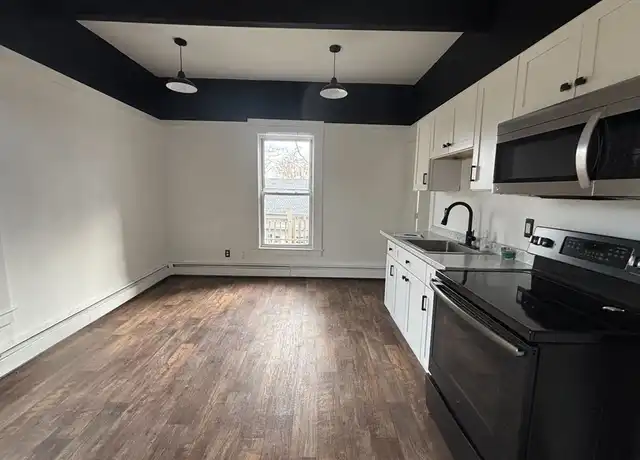 Property at 4 Pearl St Unit 3, Ayer, MA, 01432, 1 bed, 1 bath, [object Object]