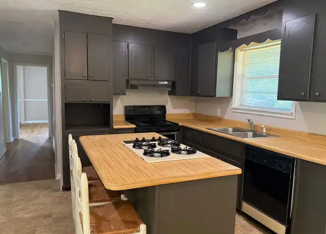 Property at 3006 Lakewood Dr, Rainbow City, AL, 35906, 3 beds, 2 baths, [object Object]