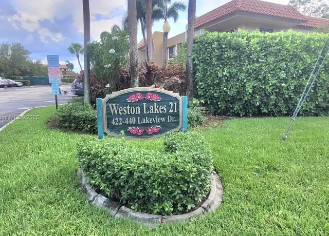 Property at 428 Lakeview Dr #203, Weston, FL, 33326, 2 beds, 2 baths, [object Object]