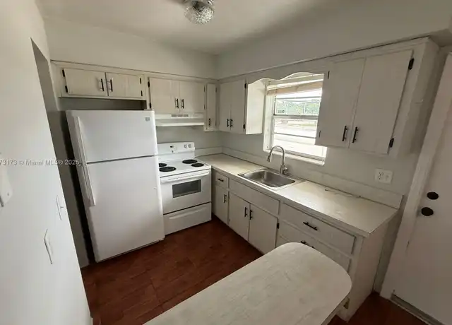 Property at 7401 Pines Blvd Unit 206A, Pembroke Pines, FL, 33024, 1 bed, 1 bath, [object Object]