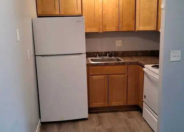 Property at 16 Niles St Unit 213, Hartford, CT, 06105, 1 bed, 1 bath, [object Object]