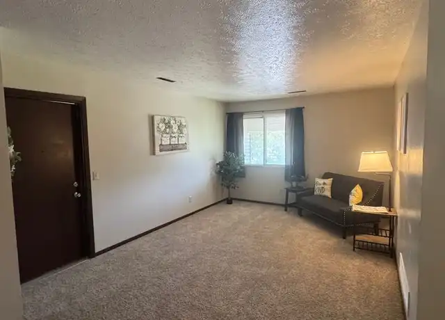 Property at 7110 Hillandale Rd Unit 12, Davenport, IA, 52806, 2 beds, 1 bath, [object Object]