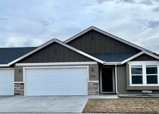 Property at 715 SW Huebert St, Mountain Home, ID, 83647, 3 beds, 2 baths, [object Object]
