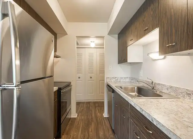 Property at Knottingham Apartments - 23128 Wellington Cres, Clinton Twp, MI, 48036, 1-2 bed, 1 bath, [object Object]