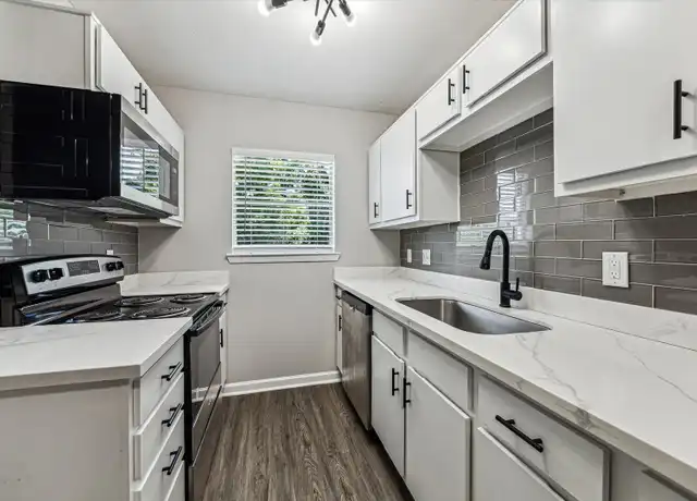 Property at 1223 W 25th St Unit 2, Houston, TX, 77008, 1 bed, 1 bath, [object Object]