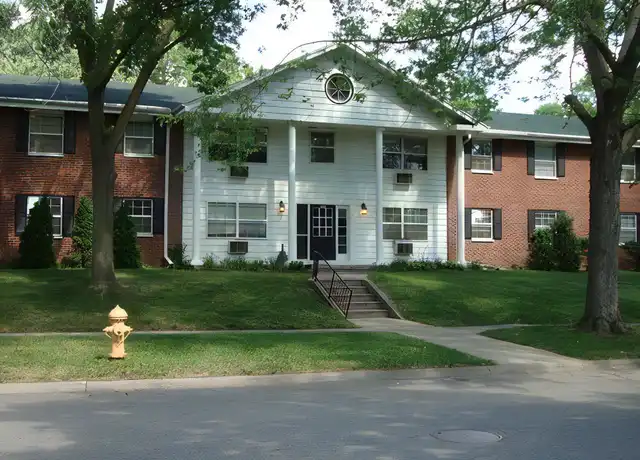 Property at 309 E Memorial Dr Unit 201, Janesville, WI, 53545, 1 bed, 1 bath, [object Object]