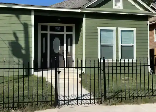 Property at 309 Spruce St, San Antonio, TX, 78203, 2 beds, 2 baths, [object Object]