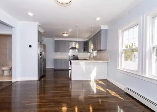 Property at 72 Main St #2, Quincy, MA, 02169, 3 beds, 2 baths, [object Object]