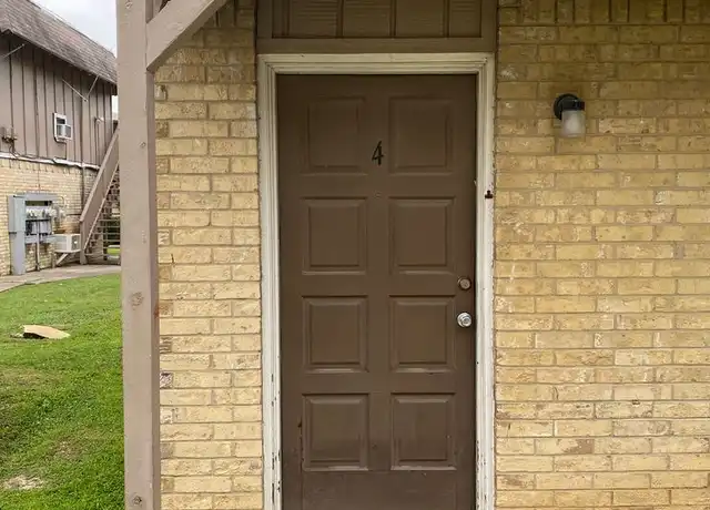 Property at 2115 W Hickory St Unit 4, Denton, TX, 76201, 1 bed, 1 bath, [object Object]