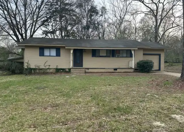 Property at 2905 Lakewood Dr, Jackson, MS, 39212, 3 beds, 2 baths, [object Object]