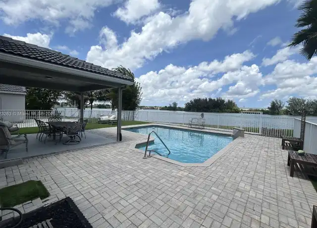 Property at 5708 S Plum Bay Pkwy Unit 5708, Tamarac, FL, 33321, 3 beds, 2.5 baths, [object Object]