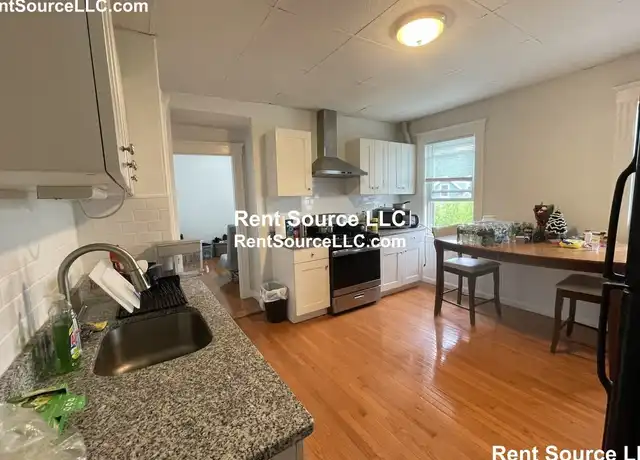 Property at 410 Trapelo Rd Unit 3REAR, Belmont, MA, 02478, 1 bed, 1 bath, [object Object]