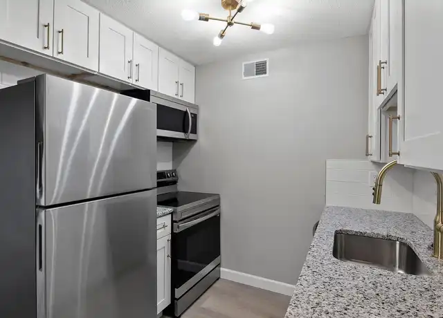 Property at The Oaks of Kenwood - 8478 Beech Ave, Cincinnati, OH, 45236, 2 beds, 1 bath, [object Object]