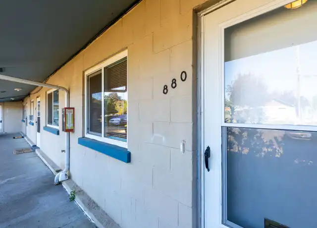 Property at 940 NW Earl Ave, Gresham, OR, 97030, 1 bed, 1 bath, [object Object]