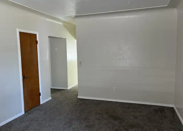 Property at 126 Water St Unit 3, South Bend, WA, 98586, 2 beds, 1 bath, [object Object]