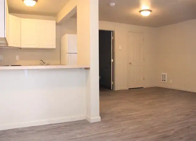 Property at Cottonwood Villas - 2271 S 5th Ave, Pocatello, ID, 83201, 1 bed, 1 bath, [object Object]