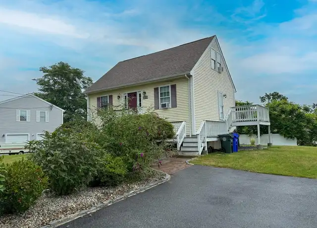 Property at 2 Beatrice Ln, Bristol, RI, 02809, 3 beds, 1 bath, [object Object]