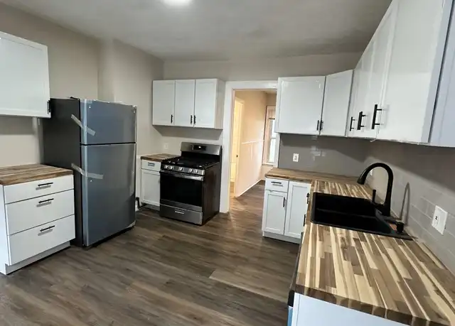 Property at 309 Tompkins St Unit 2, Syracuse, NY, 13204, 3 beds, 1 bath, [object Object]