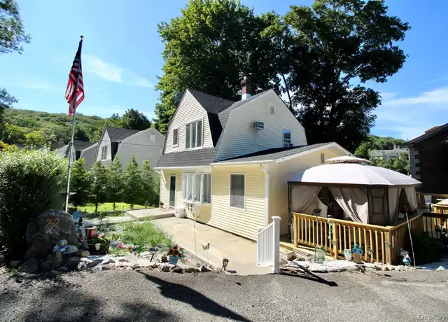 Property at 22 Hillside Ave, Tuxedo Park, NY, 10987, 3 beds, 1.5 baths, [object Object]