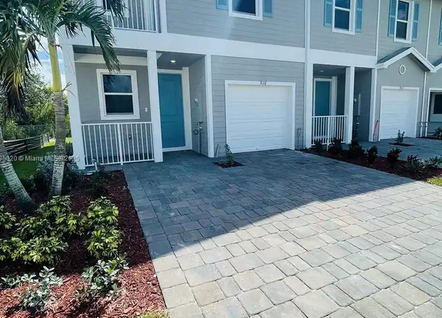 Property at 916 SE 19th St Unit 916, Homestead, FL, 33034, 3 beds, 2.5 baths, [object Object]