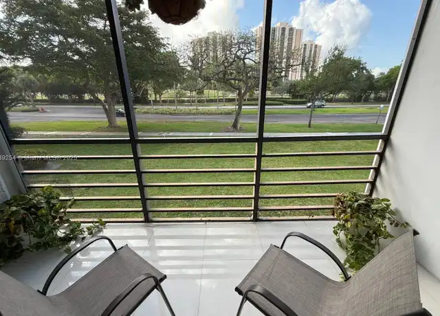 Property at 20500 W Country Club Dr #217, Aventura, FL, 33180, 1 bed, 1.5 baths, [object Object]