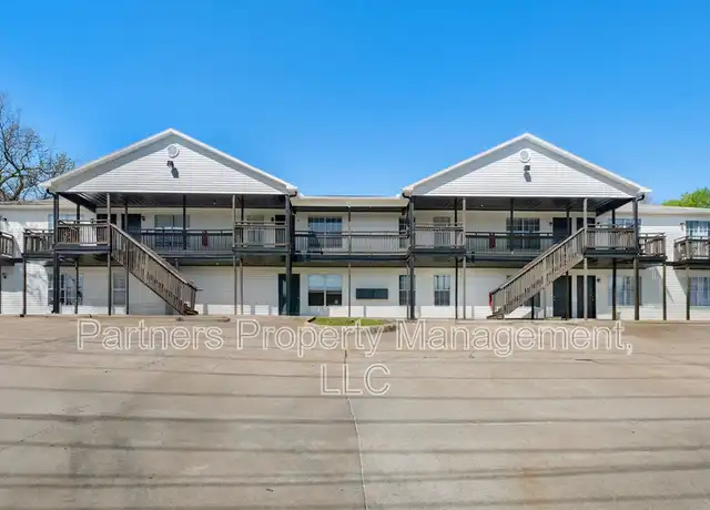 Property at 825 N Leverett Ave Unit 6, Fayetteville, AR, 72701, 2 beds, 2 baths, [object Object]