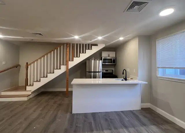 Property at 28 Otis St Unit 28R, Somerville, MA, 02145, 2 beds, 1 bath, [object Object]