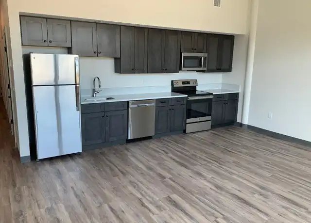 Property at 1217 Elm St Unit 211, Manchester, NH, 03101, 2 beds, 1 bath, [object Object]