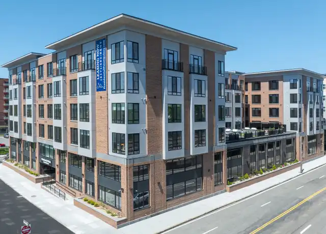 Property at 33 Newport Ave Unit 312, Quincy, MA, 02171, 1 bed, 1 bath, [object Object]