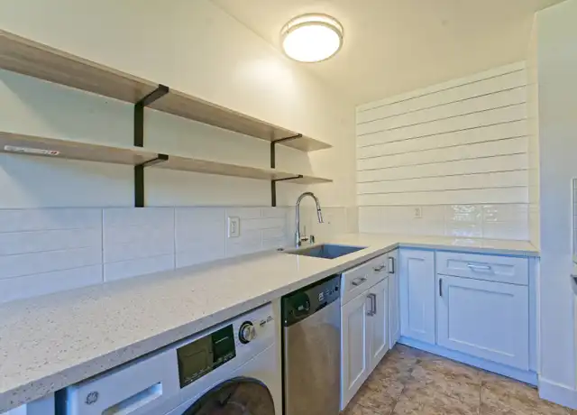 Property at 988 E El Camino Real Unit 990-6, Sunnyvale, CA, 94087, 1 bed, 1 bath, [object Object]