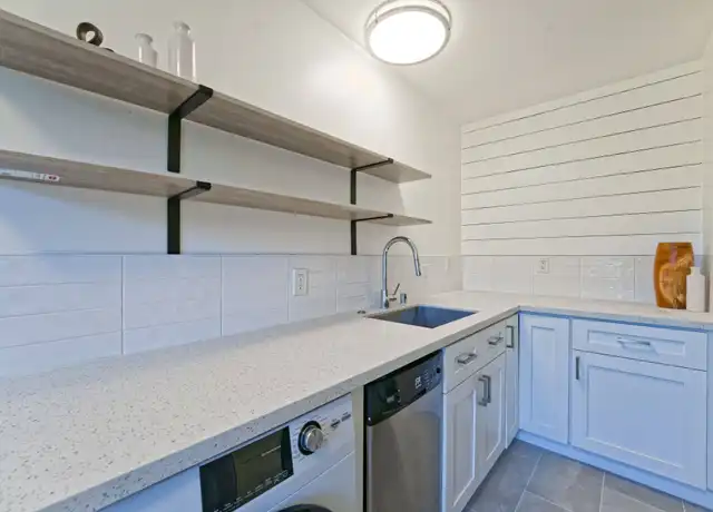 Property at 988 E El Camino Real Unit 990-6, Sunnyvale, CA, 94087, 1 bed, 1 bath, [object Object]
