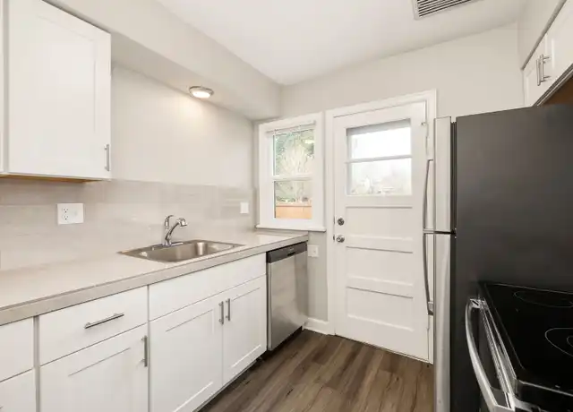 Property at 349 NE 3rd Ave Unit 7 (INCLUDES GARAGE B), Hillsboro, OR, 97124, 2 beds, 1 bath, [object Object]