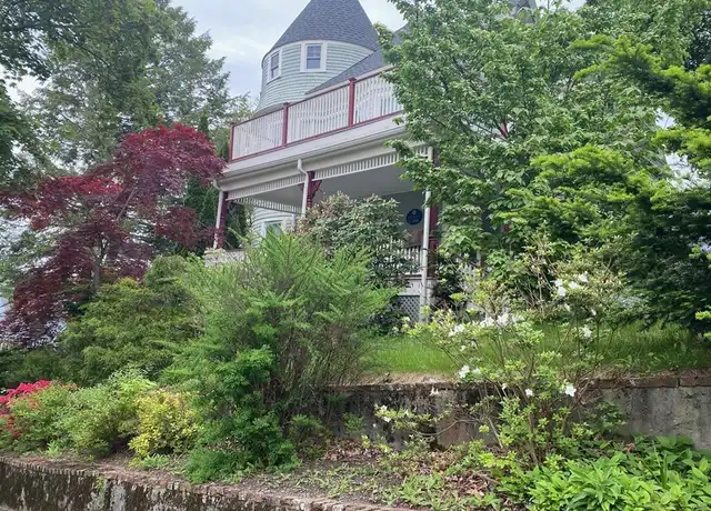 Property at 90 Robbins Rd #2, Arlington, MA, 02476, 2 beds, 1 bath, [object Object]