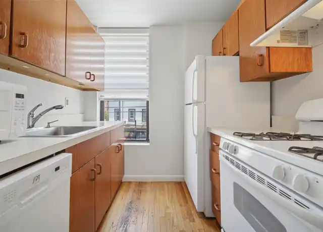 Property at 236-238 Newark Ave Unit 1, Jersey City, NJ, 07302, 3 beds, 1 bath, [object Object]