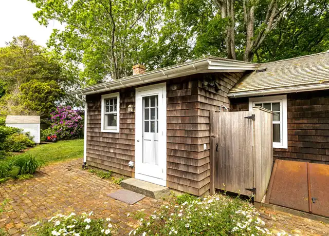 Property at 50 Sayres Path, Wainscott, NY, 11975, 1 bed, 1 bath, [object Object]