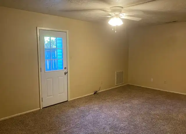 Property at 1100 Holik Dr Unit 1108 HOLIK SQ-Unit D, College Station, TX, 77840, 1 bed, 1 bath, [object Object]