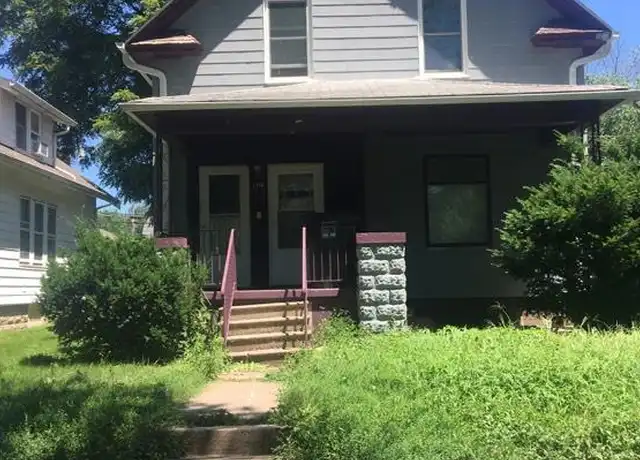 Property at 1918 15th St Unit Purple Up, Moline, IL, 61265, 1 bed, 1 bath, [object Object]