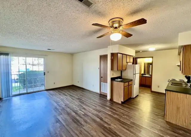 Property at 410 W Fir Rd Unit E105, Carthage, MO, 64836, 1 bed, 1 bath, [object Object]