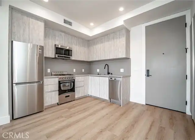 Property at 2828 London St #302, Los Angeles, CA, 90026, 1 bed, 1 bath, [object Object]