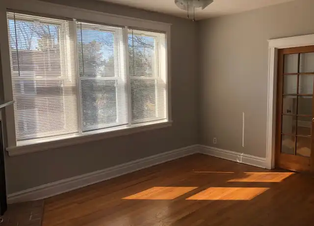 Property at 3300 Russell Blvd, Saint Louis, MO, 63104, 2 beds, 1 bath, [object Object]