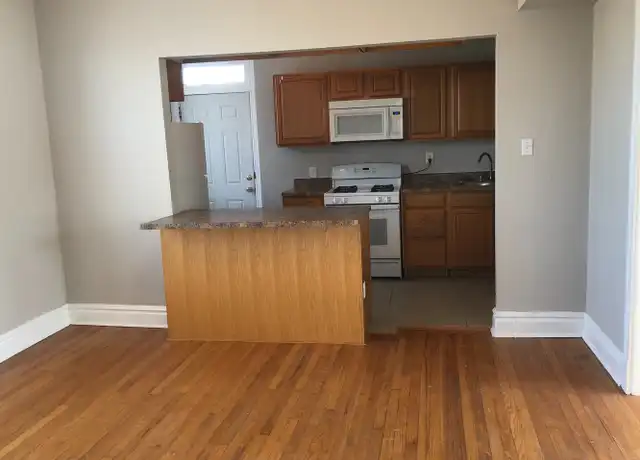 Property at 3300 Russell Blvd, Saint Louis, MO, 63104, 2 beds, 1 bath, [object Object]