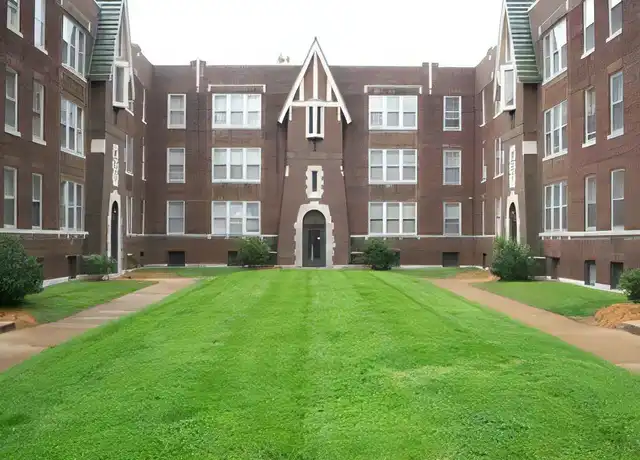 Property at 3300 Russell Blvd, Saint Louis, MO, 63104, 2 beds, 1 bath, [object Object]