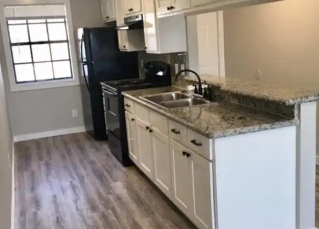 Property at 305 N Montevideo Ave, Edinburg, TX, 78541, 2 beds, 1 bath, [object Object]