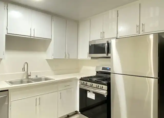 Property at 2724 Abbot Kinney Blvd, Venice, CA, 90291, 2 beds, 2 baths, [object Object]