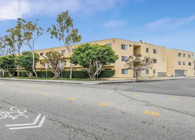 Property at 2724 Abbot Kinney Blvd, Venice, CA, 90291, 0-2 beds, 1-2 bath, [object Object]