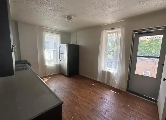 Property at 560-564 S 600 E Unit 5, Salt Lake City, UT, 84102, 2 beds, 1 bath, [object Object]